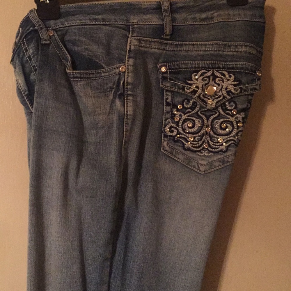 Great Earl Jeans with stone pockets